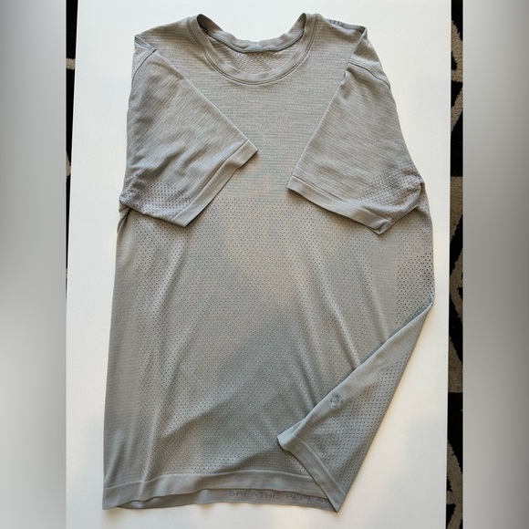 Gray Short Sleeve T-Shirt - Picture 1 of 1